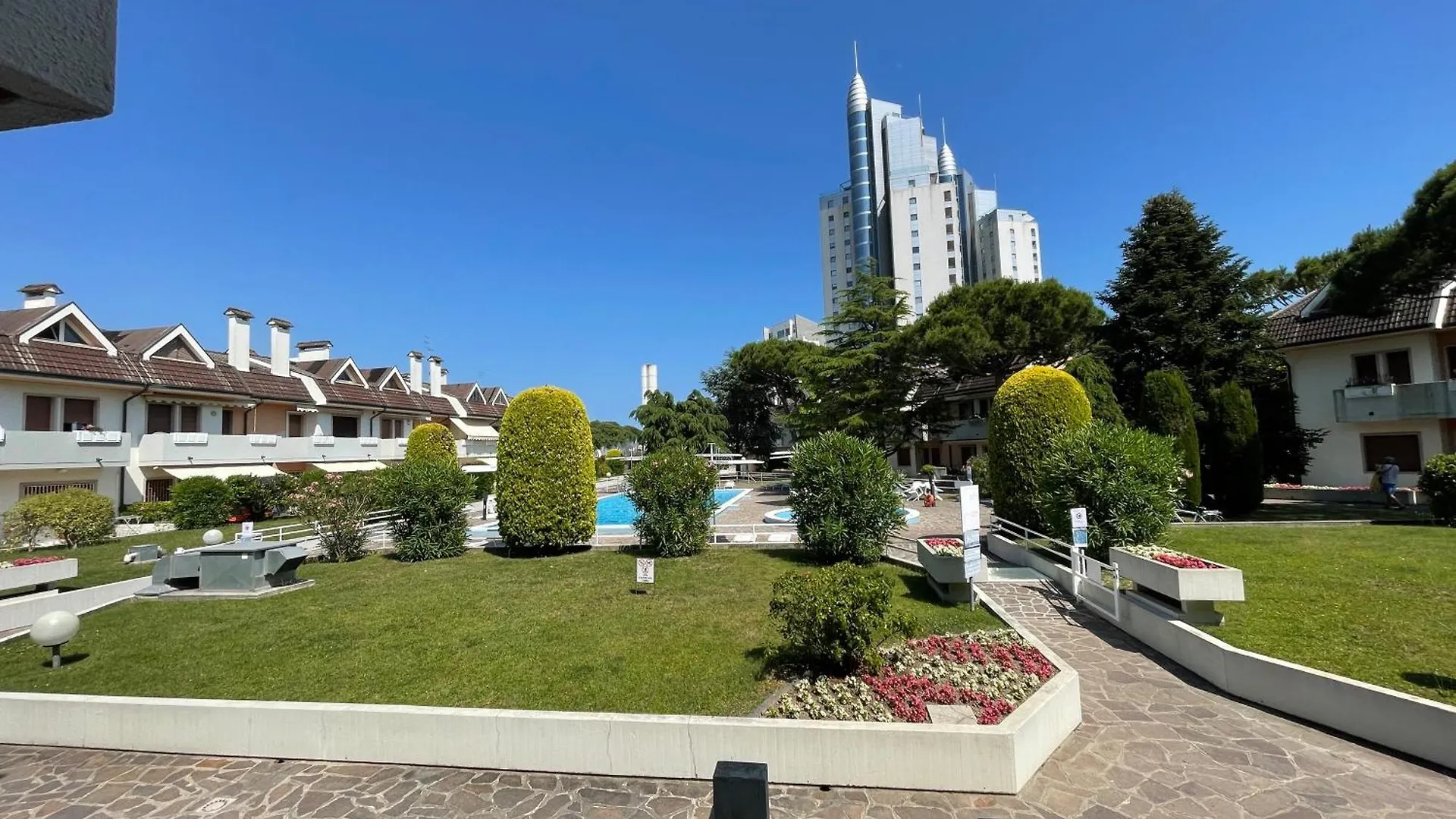 Piscina, Vicino Al Mare Residence Equilio Лидо-ди-Езоло