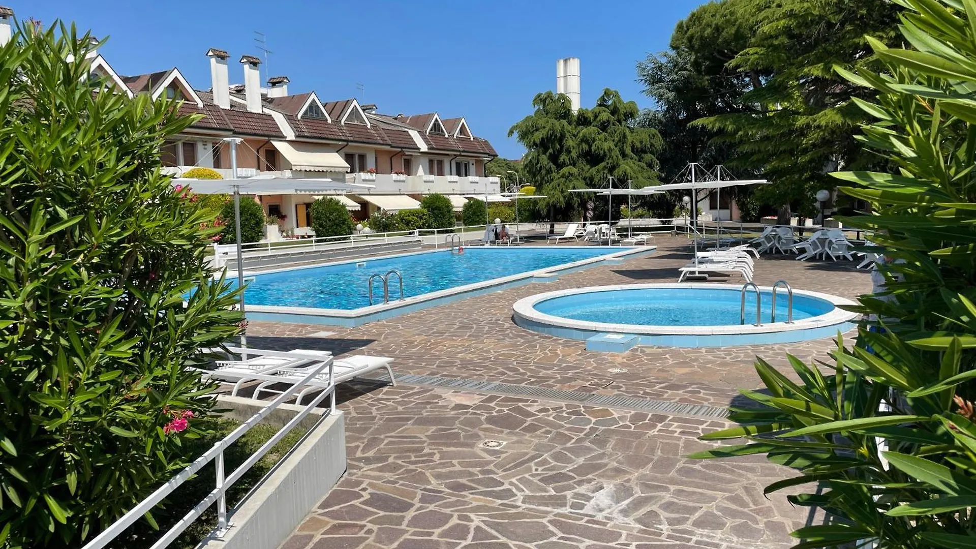 Апартаменты Piscina, Vicino Al Mare Residence Equilio Лидо-ди-Езоло